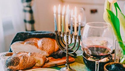 河南小伙烤出“非一般”的烧饼 一元一个只卖给小朋友